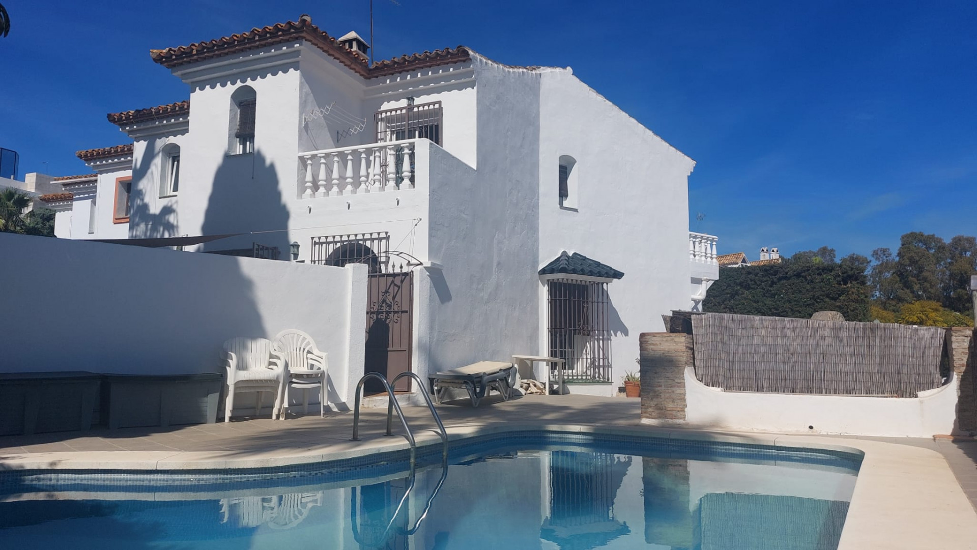 El Paraiso, Estepona